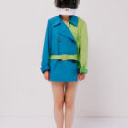 Egyedi designer kabát, kék és zöld színben, tüll részletekkel.